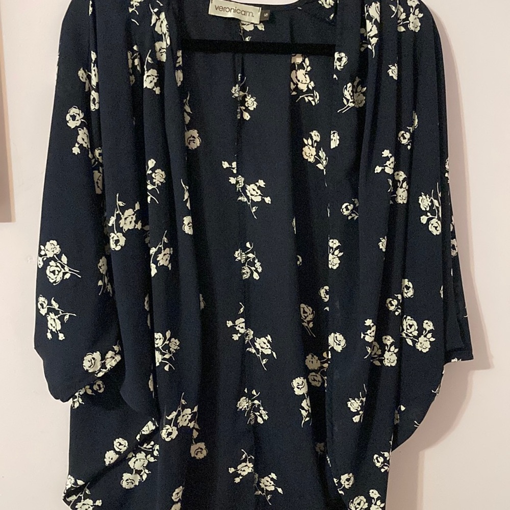 Floral kimono- excellent condition!